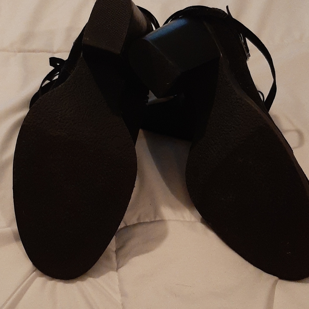 Boots - Picture 2 of 6